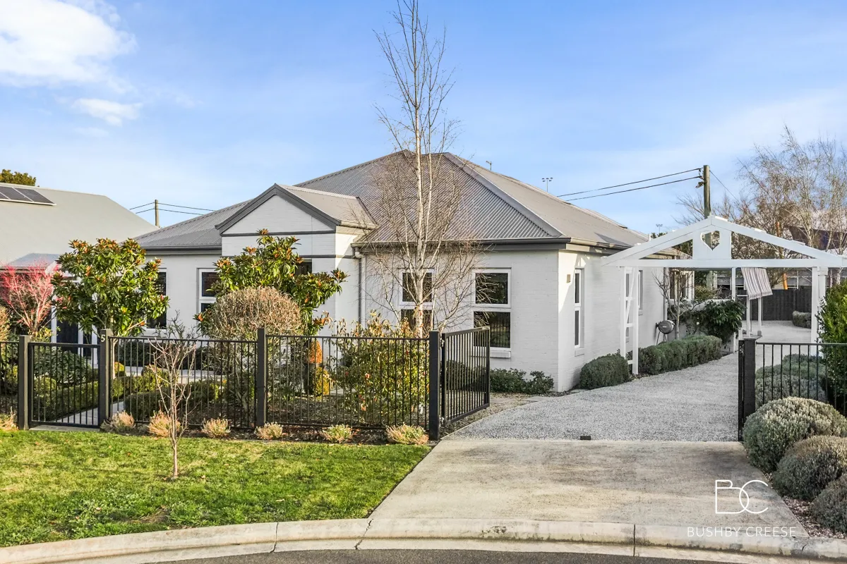 5 Glover Court