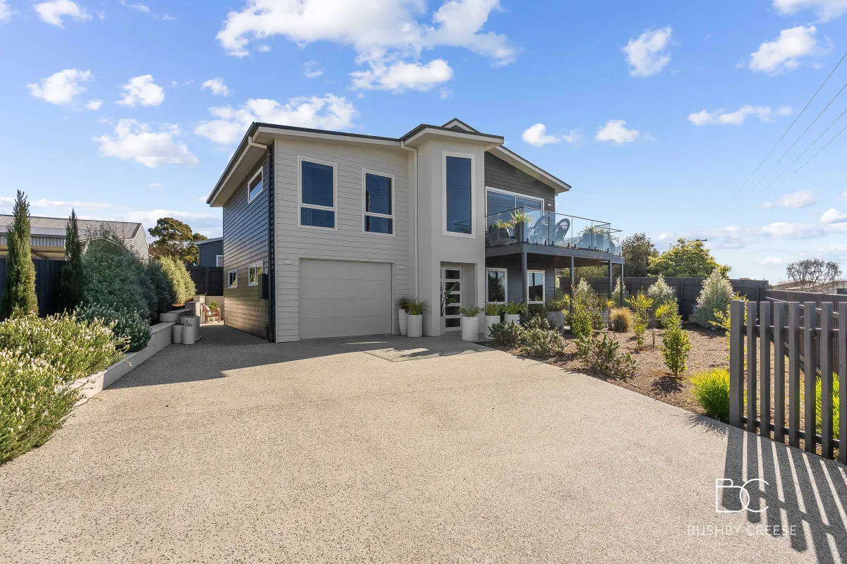 11 Richard Street