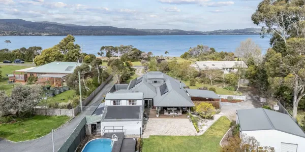 29 Swan Point Esplanade
