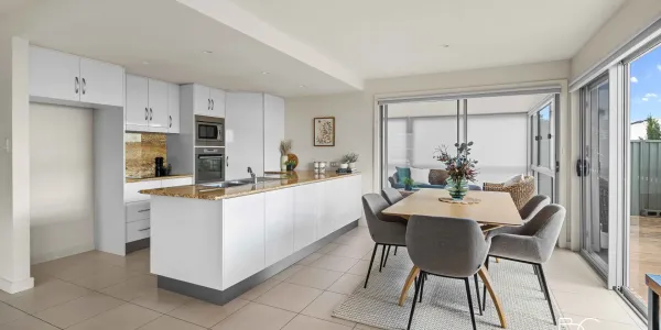 9 Woodford Glade