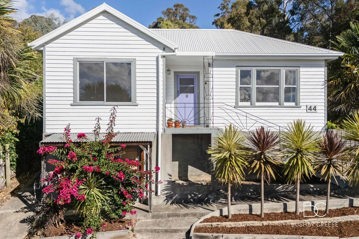 44 Salisbury Crescent