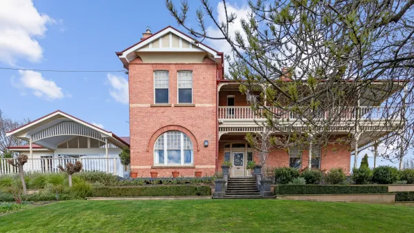 6 Pen Y Bryn Pl Newstead 53